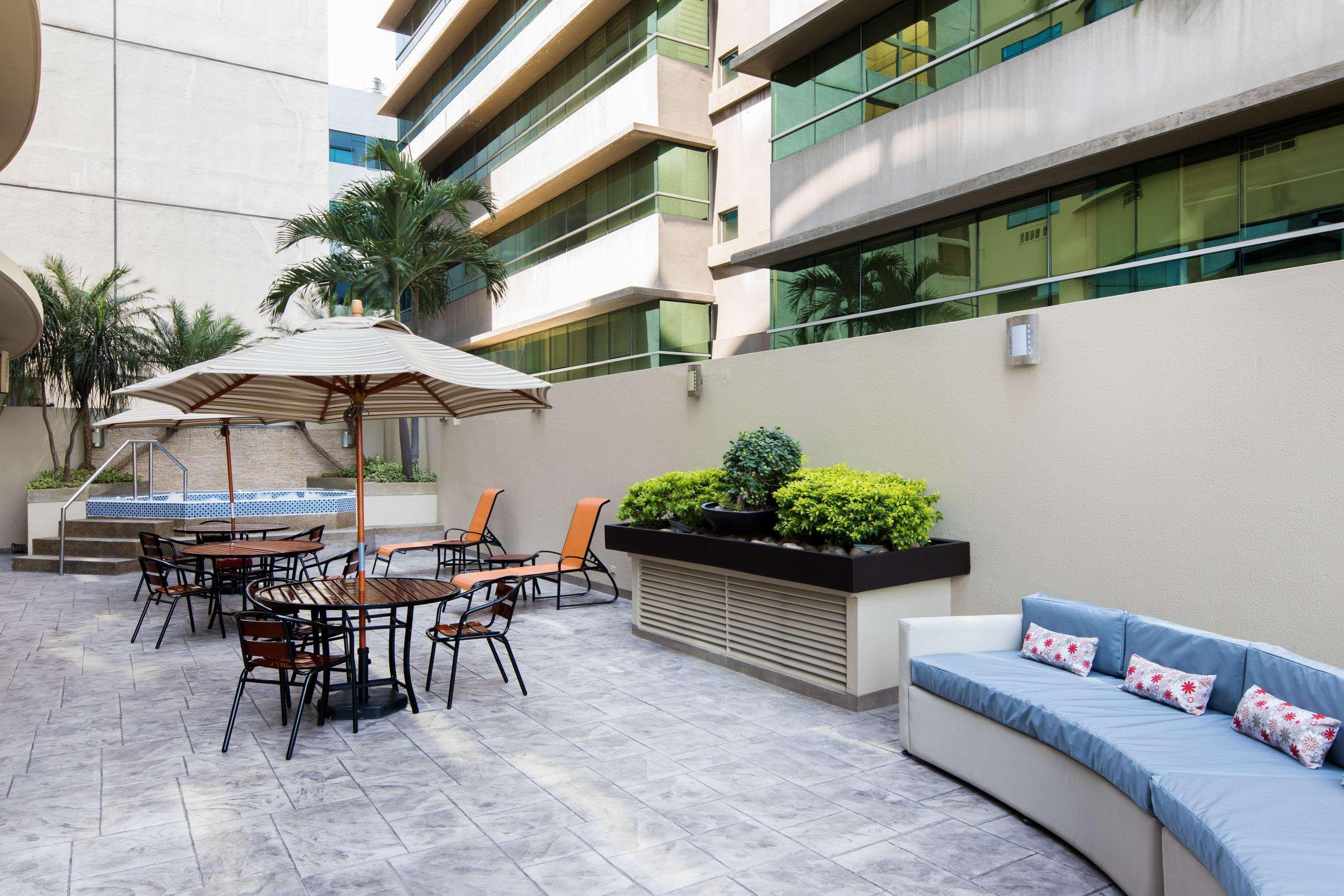Wyndham Garden Hotel 4*