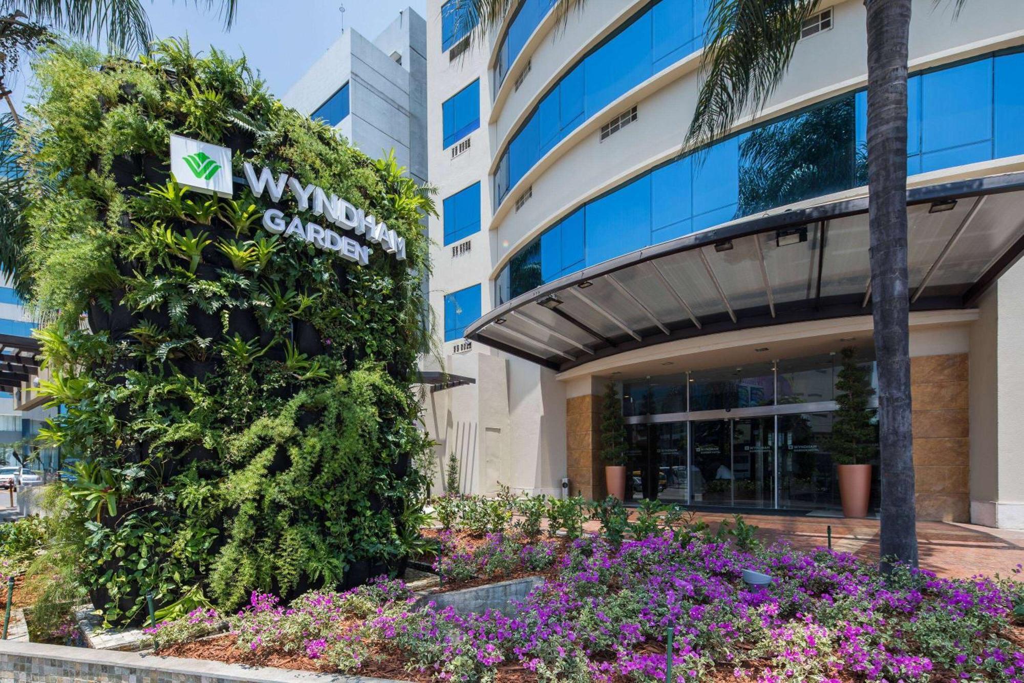 Wyndham Garden Hotel 4*